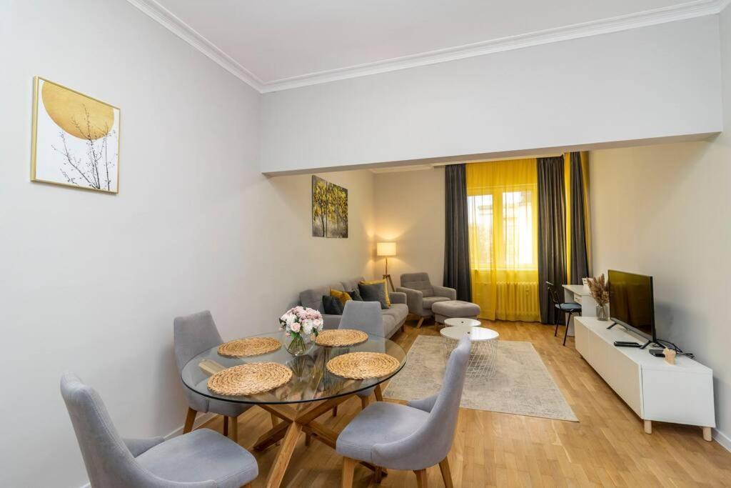 Spacious Aristocratic Apt. With A Colourful View โซเฟีย ภายนอก รูปภาพ