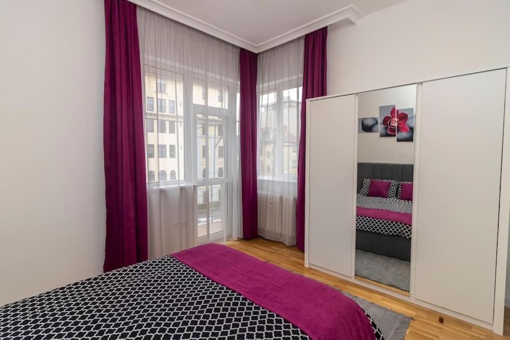Spacious Aristocratic Apt. With A Colourful View โซเฟีย ภายนอก รูปภาพ